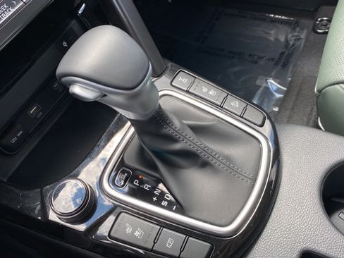 Certified 2024 Kia Seltos SX w/ SX Sunroof Package AWD/4WD image 19