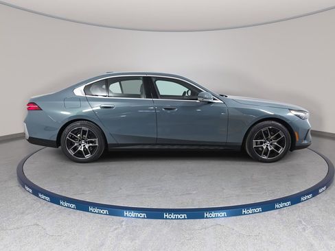 New 2026 BMW 530i xDrive w/ Premium Package AWD/4WD image 4