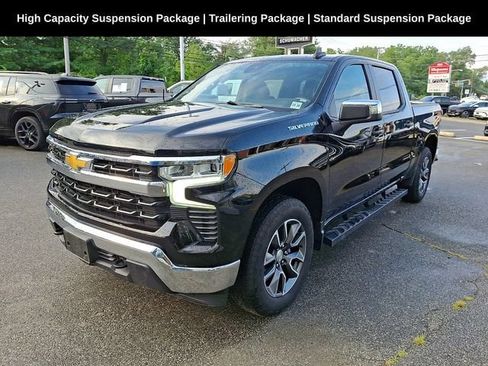 Used 2023 Chevrolet Silverado 1500 LT AWD/4WD image 3