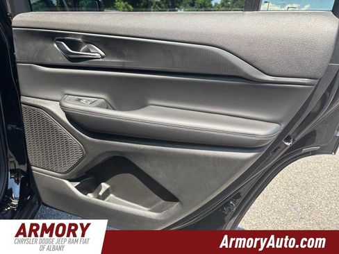 New 2025 Jeep Grand Cherokee L Laredo w/ Luxury Tech Group I image 28