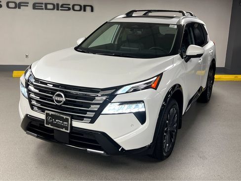 Used 2026 Nissan Rogue Platinum w/ Platinum Premium Package AWD/4WD image 3