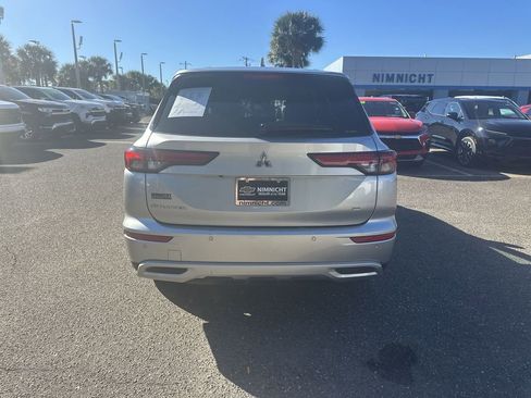 Used 2024 Mitsubishi Outlander SE image 15