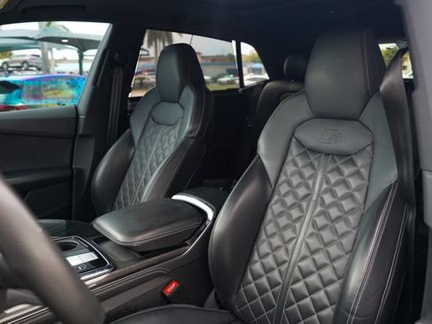 Used 2023 Audi SQ8 Prestige AWD/4WD image 10