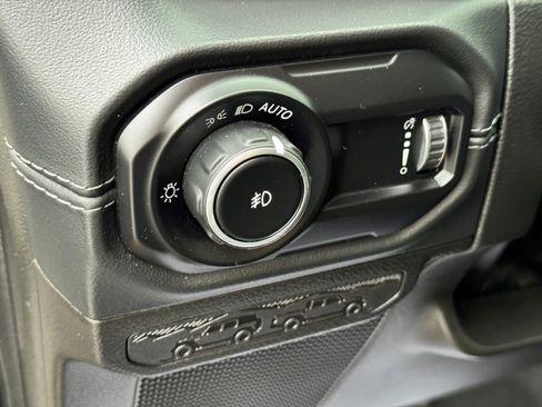 Used 2024 Jeep Wrangler Sahara image 26