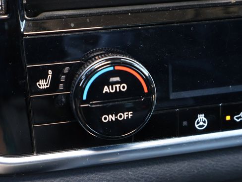 Used 2022 Nissan Rogue SV w/ SV Premium Package FWD image 6