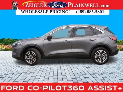 Used 2022 Ford Escape SEL image 2