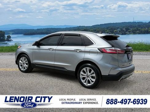 Certified 2022 Ford Edge Titanium AWD/4WD image 5