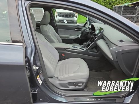 Used 2019 Toyota Avalon XSE w/ All Weather Liner Package FWD image 15
