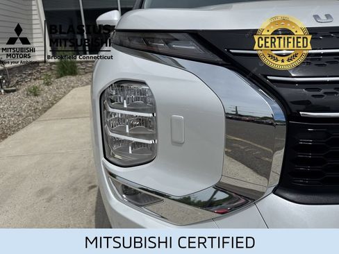 Used 2023 Mitsubishi Outlander 4WD Plug-In Hybrid image 46