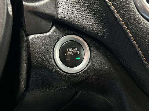 Used 2018 Chevrolet Equinox Premier AWD/4WD image 21