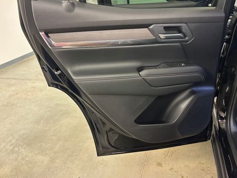 New 2026 GMC Terrain Denali w/ LPO, Floor Liner Package image 38