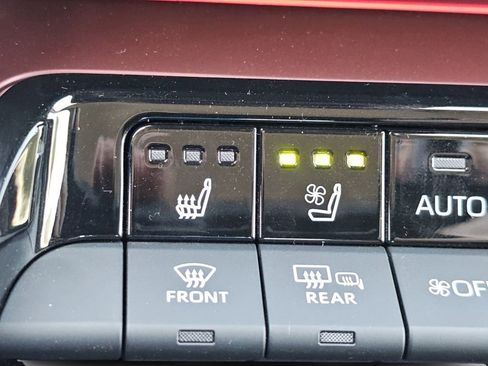 Used 2024 Toyota Prius Prime Premium w/ Advanced Technology Package FWD image 13