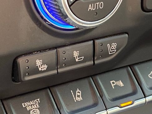 Used 2021 GMC Sierra 2500 Denali w/ Denali Ultimate Package image 18