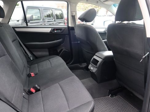Used 2018 Subaru Outback 2.5i Premium image 38