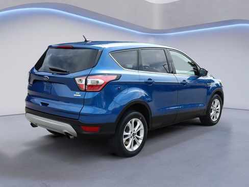 Used 2017 Ford Escape SE FWD image 7