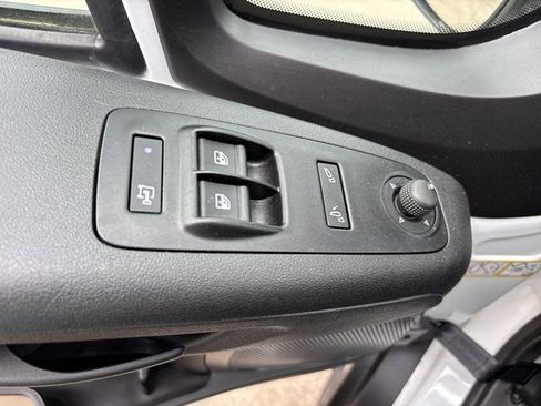 Used 2025 RAM ProMaster 2500 w/ Convenience Group image 16