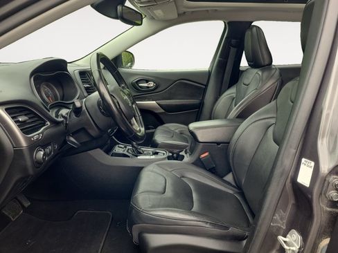 Used 2021 Jeep Cherokee Limited FWD image 9