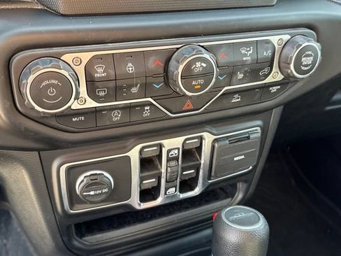 Certified 2023 Jeep Gladiator Sport AWD/4WD image 26