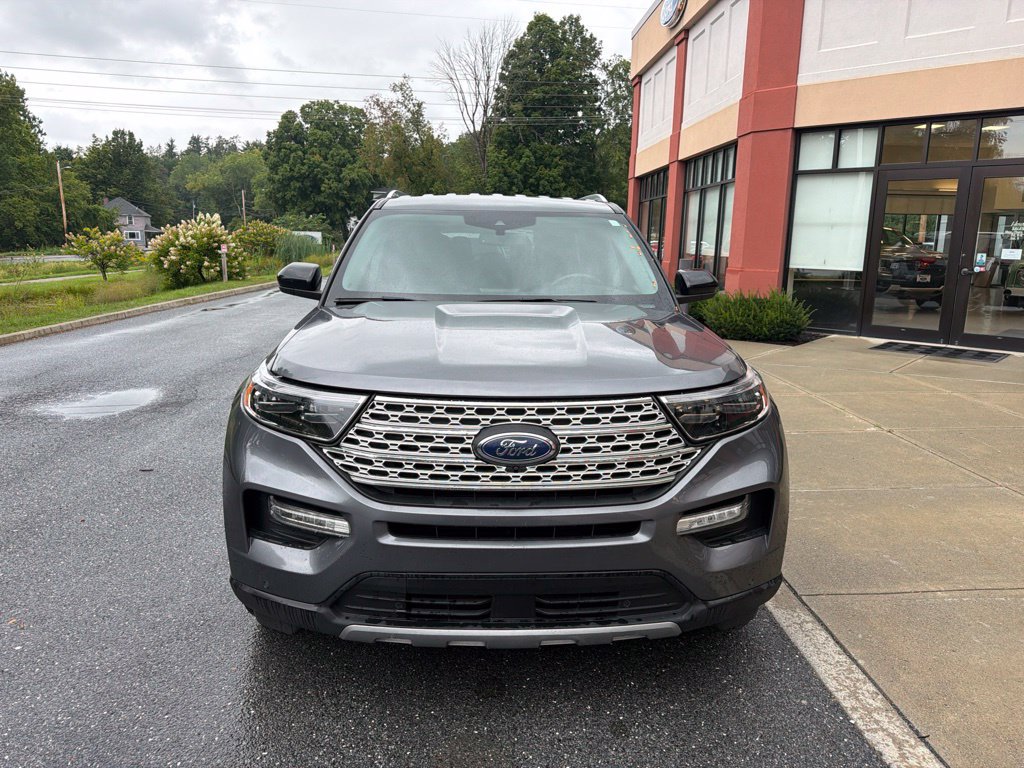 Used 2023 Ford Explorer Limited AWD/4WD image 2