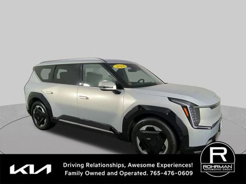 Used 2024 Kia EV9 Land AWD/4WD image 2