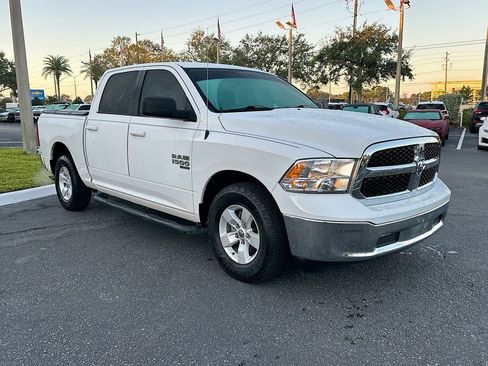 Used 2021 RAM 1500 Classic SLT image 4