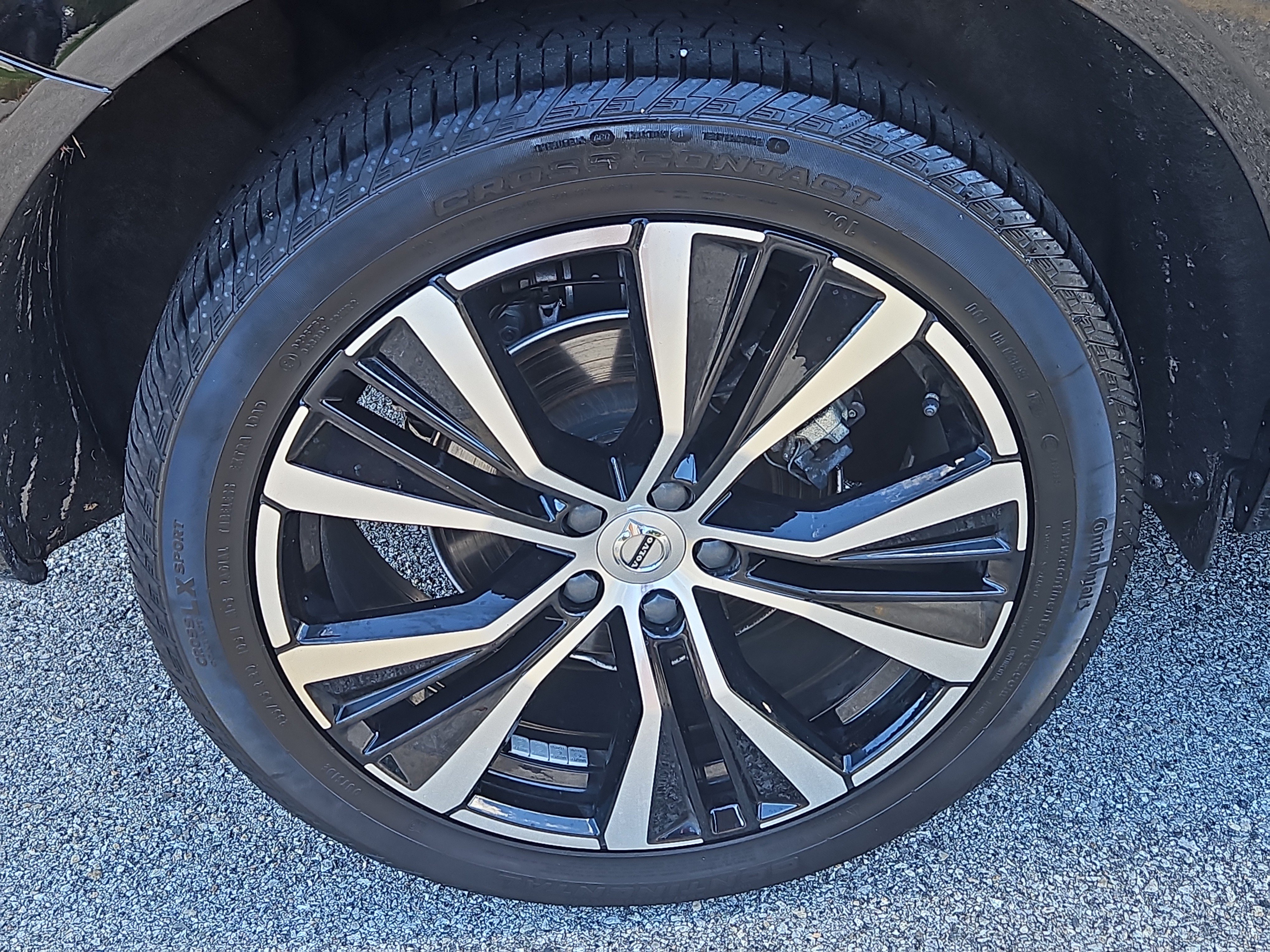 Used 2023 Volvo XC60 B5 Plus w/ Climate Package AWD/4WD image 30