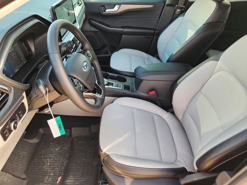 New 2025 Ford Escape Base image 10