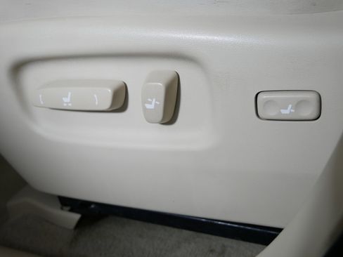 Used 2011 Lexus RX 350 AWD w/ Premium Pkg image 20