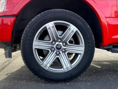 Used 2019 Ford F150 XLT w/ Equipment Group 302A Luxury AWD/4WD image 9