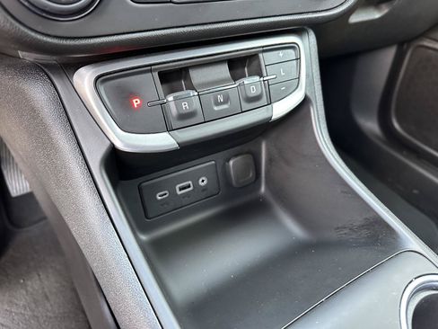 Used 2024 GMC Terrain SLE w/ Driver Convenience Package AWD/4WD image 35