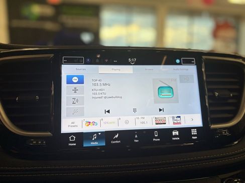 Used 2026 Chrysler Pacifica Limited w/ S Appearance Package image 41