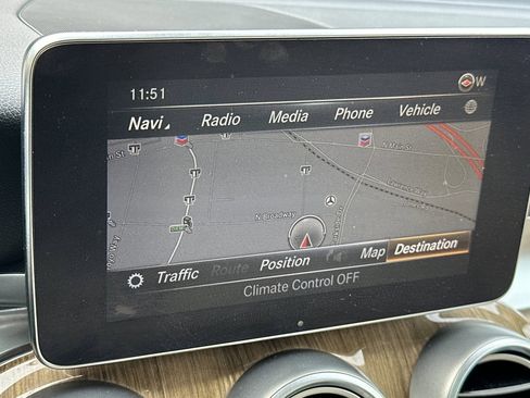 Used 2018 Mercedes-Benz GLC 300 image 27