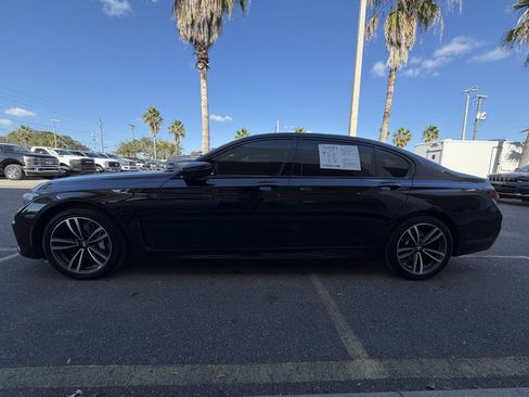 Used 2022 BMW 740i xDrive w/ M Sport Package image 3