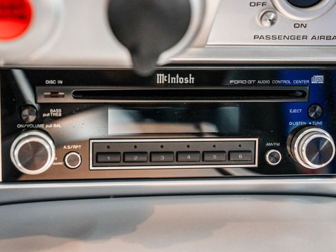 Used 2006 Ford GT image 16