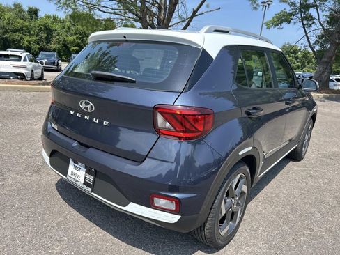New 2026 Hyundai Venue SEL FWD image 7