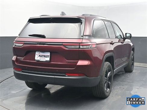 Used 2025 Jeep Grand Cherokee Limited w/ Luxury Tech Group II image 5