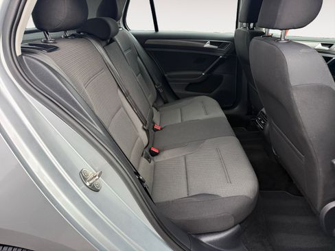 Used 2019 Volkswagen e-Golf SE w/ Driver Assistance Package image 18