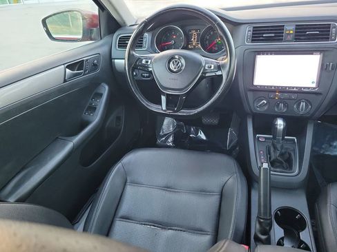 Used 2017 Volkswagen Jetta SE image 10