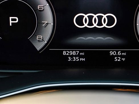 Used 2020 Audi Q8 Premium Plus image 20