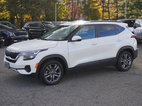 Used 2023 Kia Seltos S w/ Navigation Package image 9