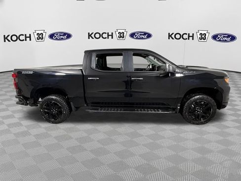 Used 2022 Chevrolet Silverado 1500 Custom Trail Boss w/ Midnight Edition AWD/4WD image 9