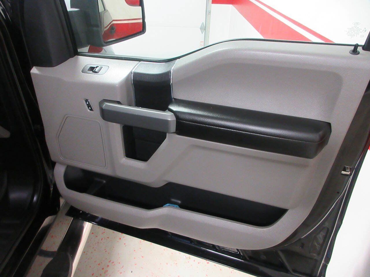 Used 2018 Ford F150 XLT AWD/4WD image 35