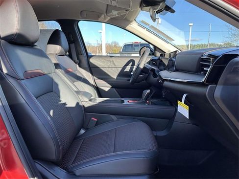 New 2026 Nissan Kicks SR image 10