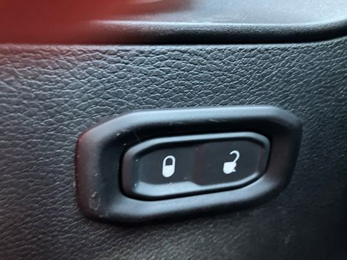 Used 2020 Jeep Wrangler Unlimited Sport S image 13