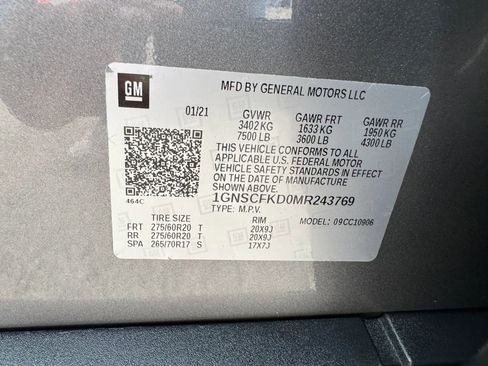 Used 2021 Chevrolet Suburban Premier w/ Premium Package RWD image 53
