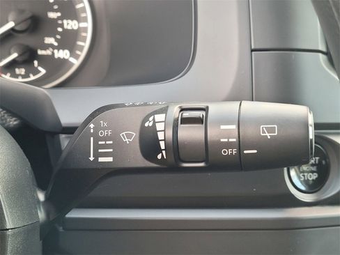 Used 2025 Nissan Pathfinder S image 18