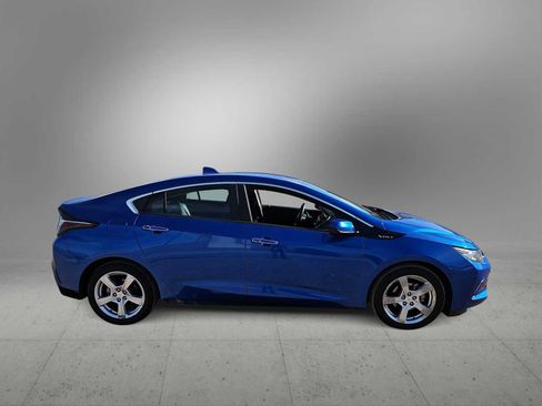Used 2017 Chevrolet Volt LT w/ Comfort Package image 9