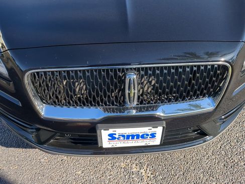 Used 2020 Lincoln Nautilus Reserve w/ Equipment Group 201A image 9