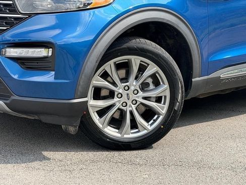 Used 2020 Ford Explorer XLT w/ Equipment Group 202A AWD/4WD image 30
