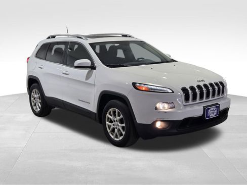 Used 2016 Jeep Cherokee Latitude w/ Comfort/Convenience Group image 17
